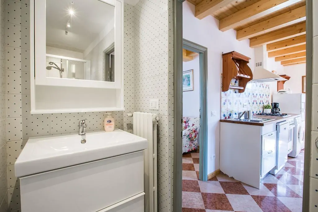 Le Camerine Apartment Water Front Toscolano Maderno