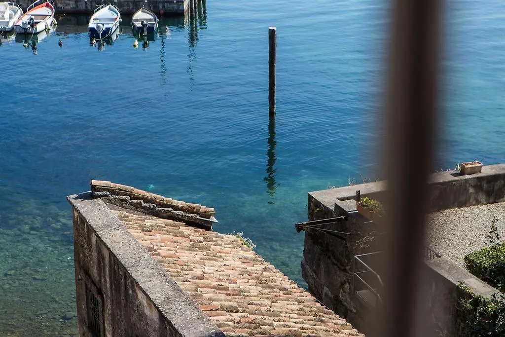 Le Camerine Apartment Water Front Toscolano Maderno 0*,  Italy