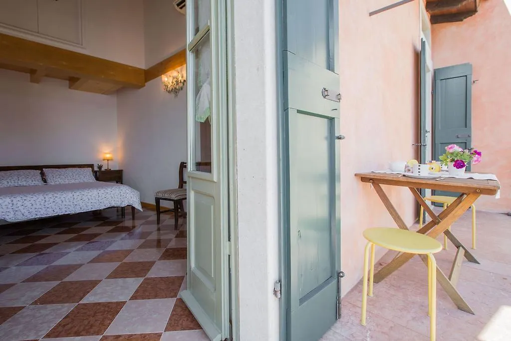 Le Camerine Apartment Water Front Toscolano Maderno 0*,  Italy