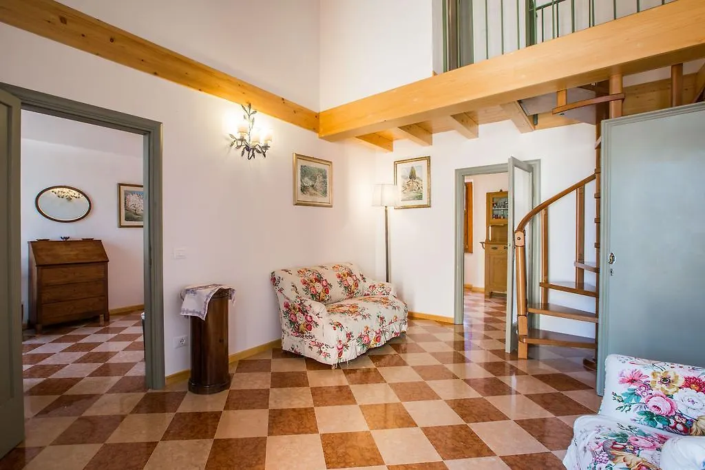 Le Camerine Apartment Water Front Toscolano Maderno Italy