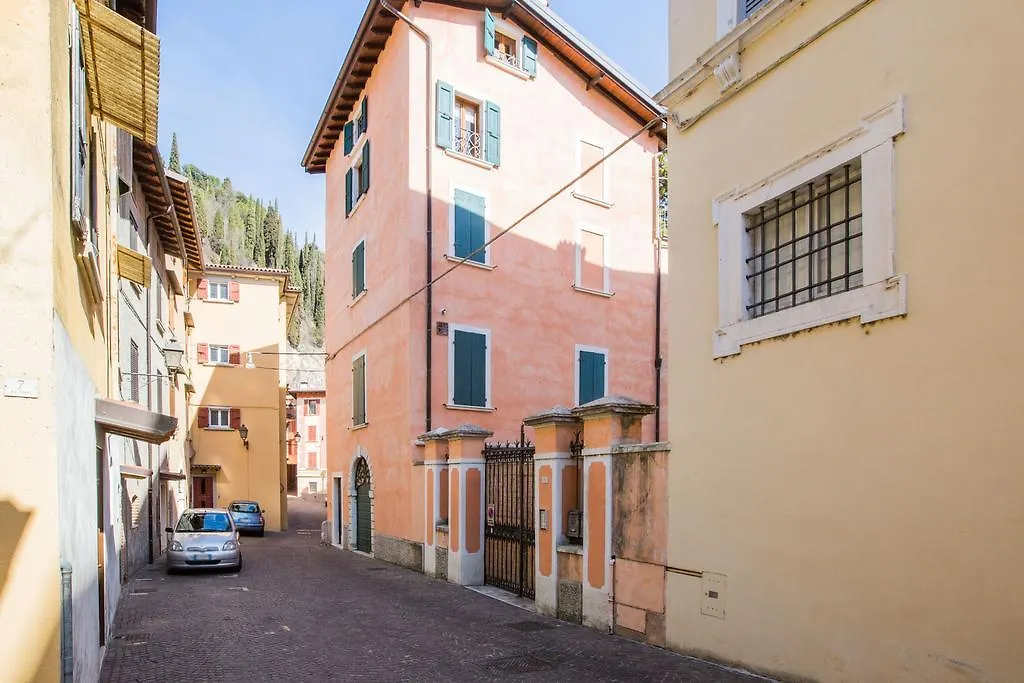 Le Camerine Apartment Water Front Toscolano Maderno 0*,